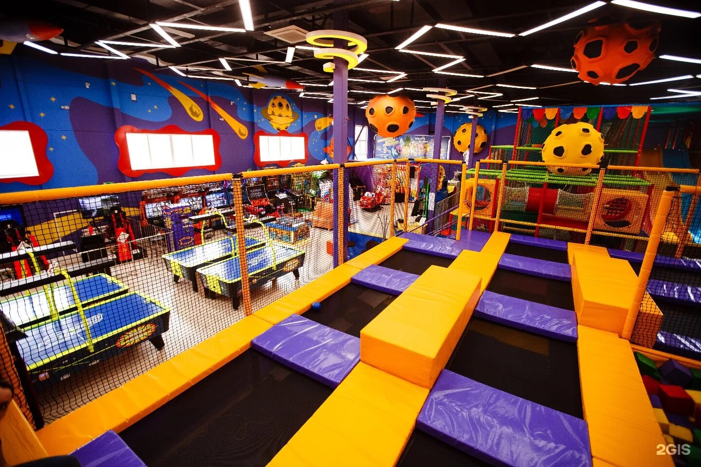 Mamas center владивосток. Петрозаводск детский центр лимпопо. Улица советская уссурийск. Рай центр семейного досуга. Знамус уссурийск детский центр.