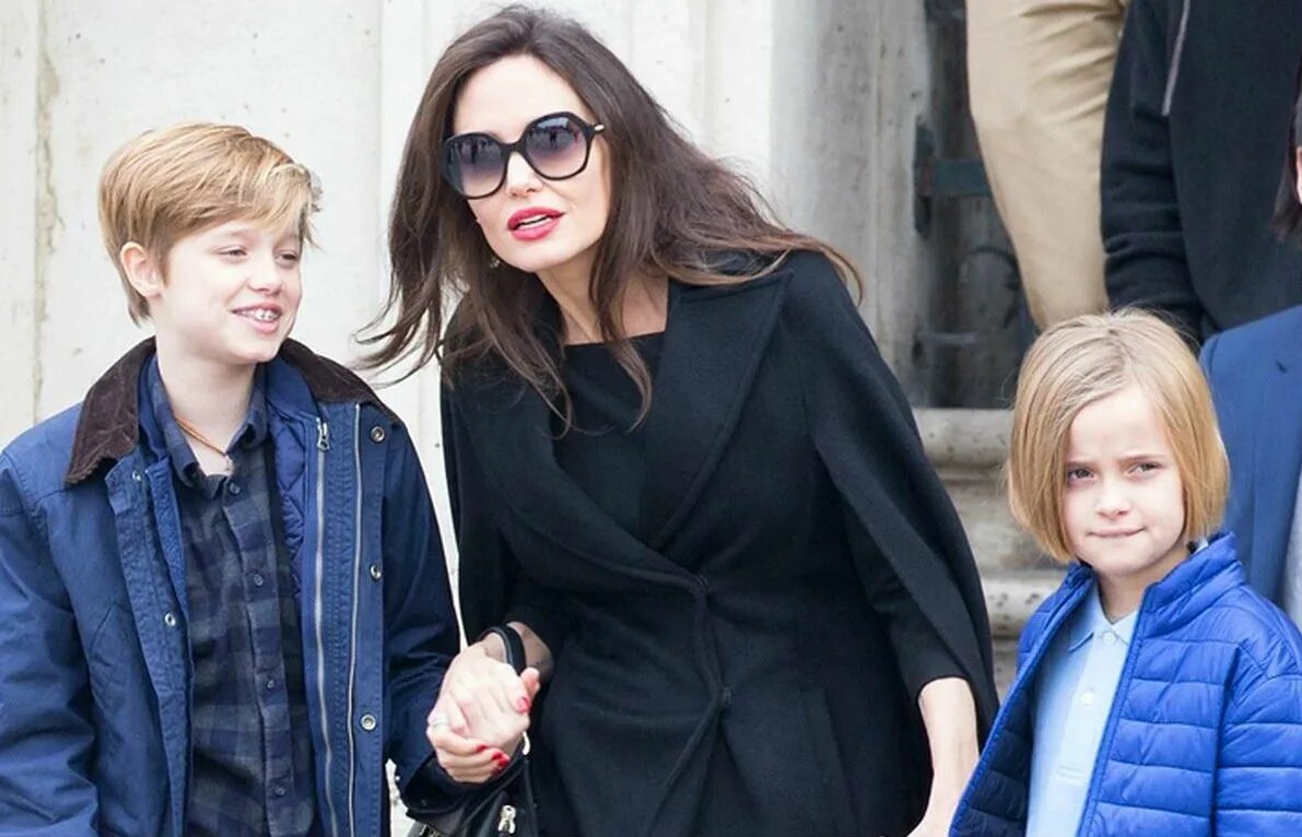 Дочь анджелины джоли. Шайло джоли-питт. Дочь анджелины джоли и брэда питта шайло. Дочь питта. Дочь питта.