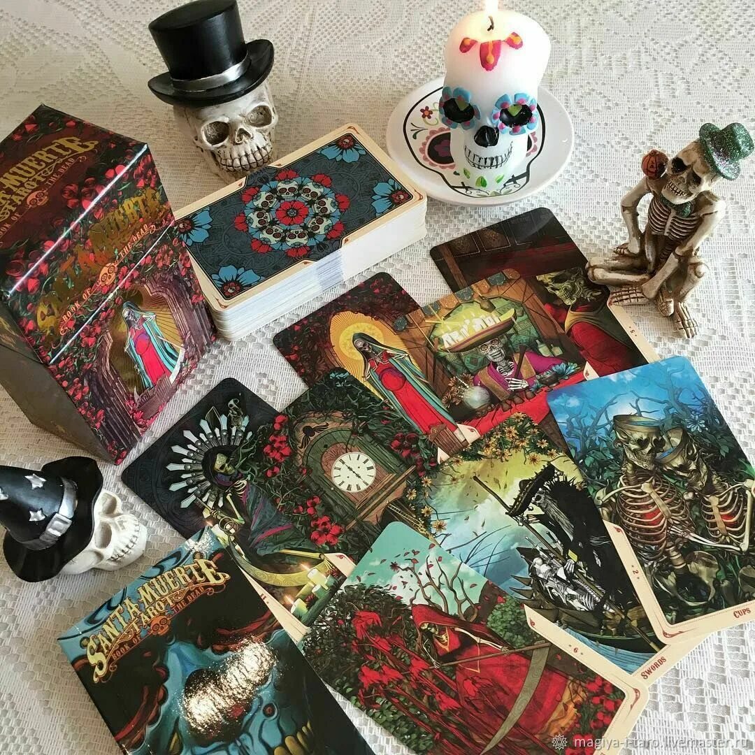 Таро santa muerte галерея. Колода санта муэрте. Колода таро санта морте. Санта муэрте таро. Таро santa muerte.