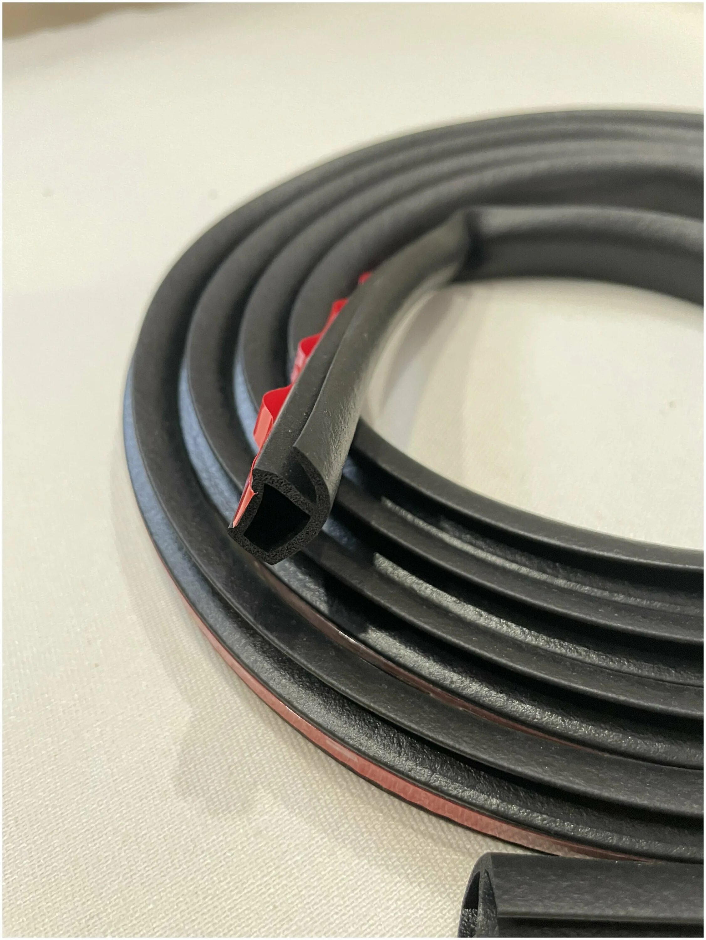 Автомобильный уплотнитель самоклеющийся. Уплотнитель автомобильный дверной epdm. Уплотнитель автомобильный самоклеющийся d-профиль. Уплотнительная лента для дверей автомобиля. Автомобильный уплотнитель самоклеющийся.