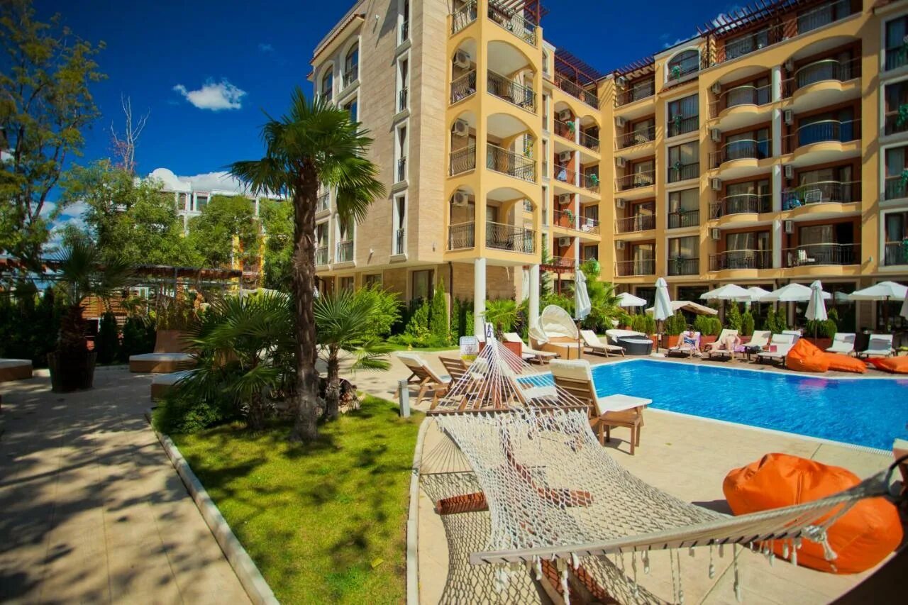 Солнечный берег 2 сухум. Harmony Suites Болгария. Harmony Suites 3 Болгария. Хармони Сьютс 1 Болгария. Хармони Сьютс 2.