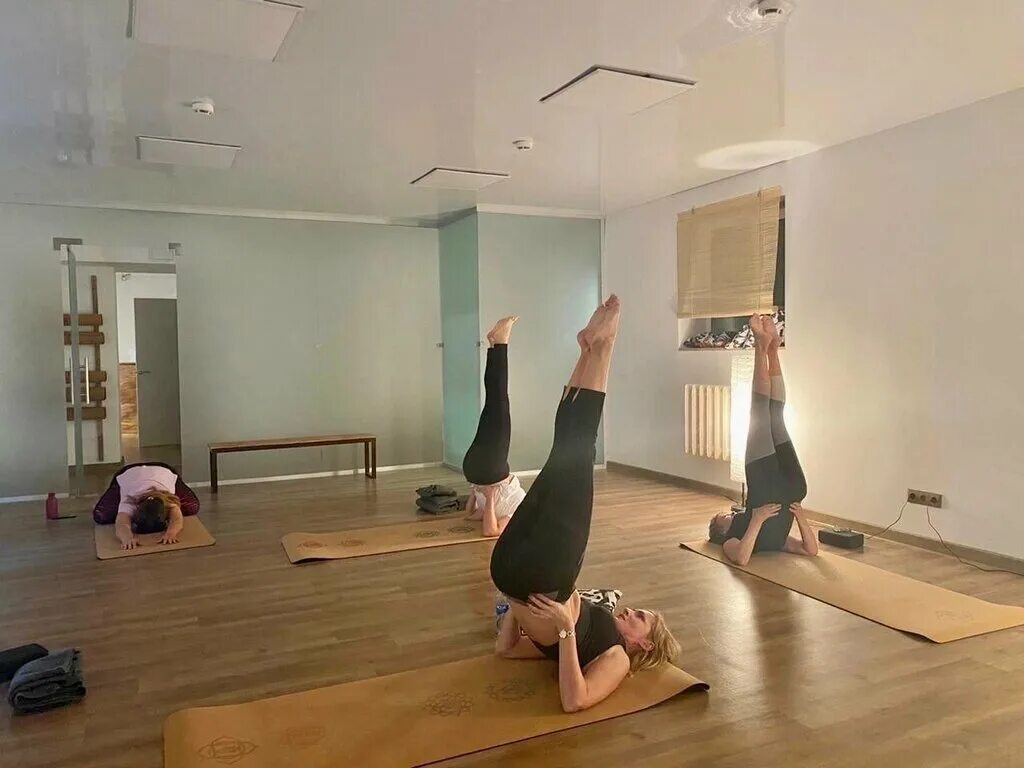 Зал для йоги. Йога дом. Йога самара. Йога самара. Материал йога студия дмитровка.