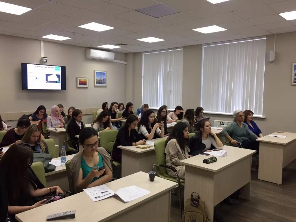 Конференция лайт. Иностранные студенты. Hall. Студенты. Лекция.