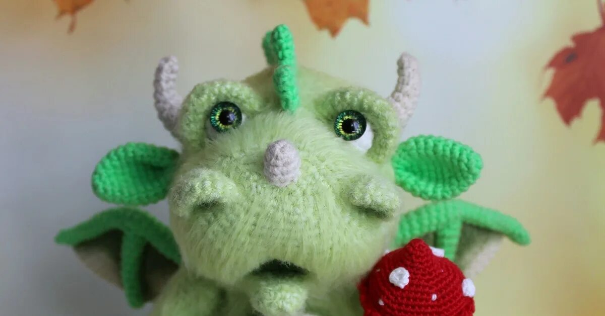 дракончик от мэджик крючком. дракончик дэвон амигуруми. дракоша крючком амигуруми. амигуруми дракоша. вязаный дракон.