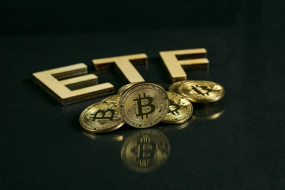 Etf us. Биткоин-ETF. ETF фонды. Bitcoin ETF. ETF картинки.