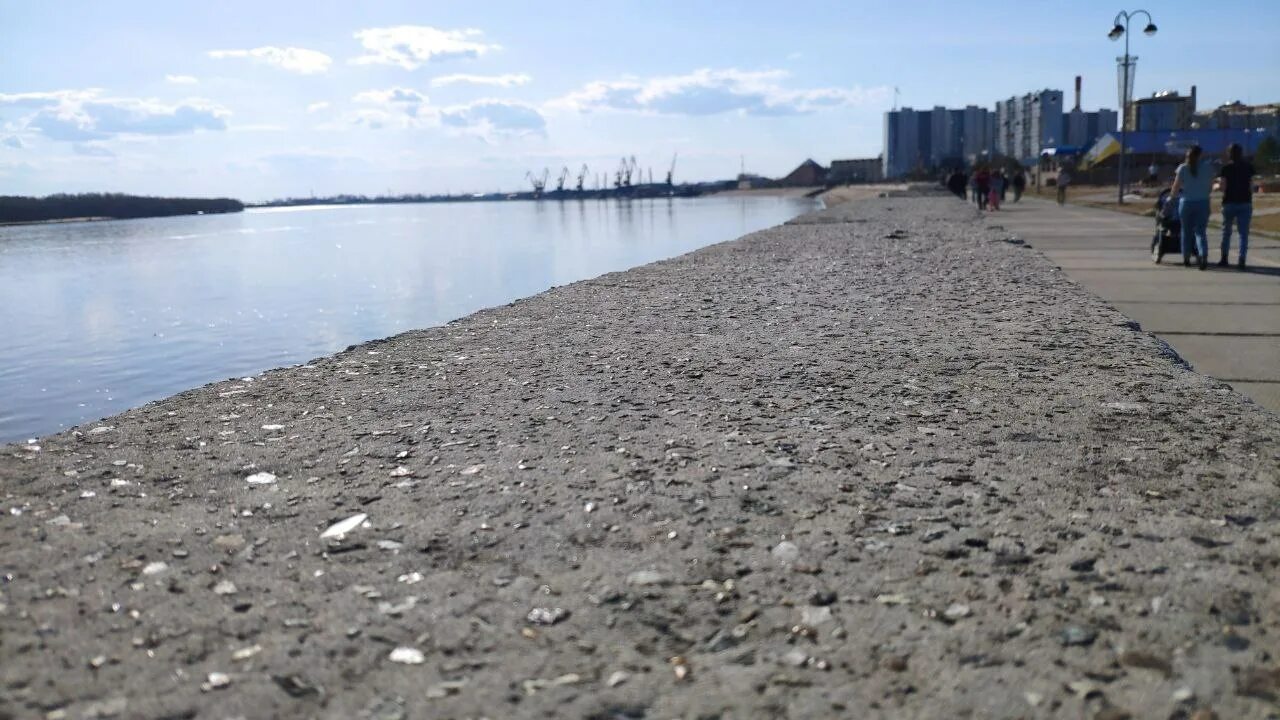 Уровень воды в оби октябрьское. Уровень воды. Река Обь Нижневартовск. Уровни воды реки Вычегда на 15 мая 2022. Уровни воды реки Вычегда на 14 мая 2022.