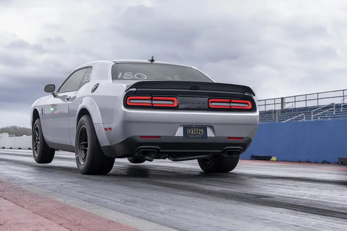 Dodge srt 170. Dodge Challenger 2023. Dodge Challenger Demon 170. Dodge Challenger srt 170. Новый Додж Челленджер 2023.