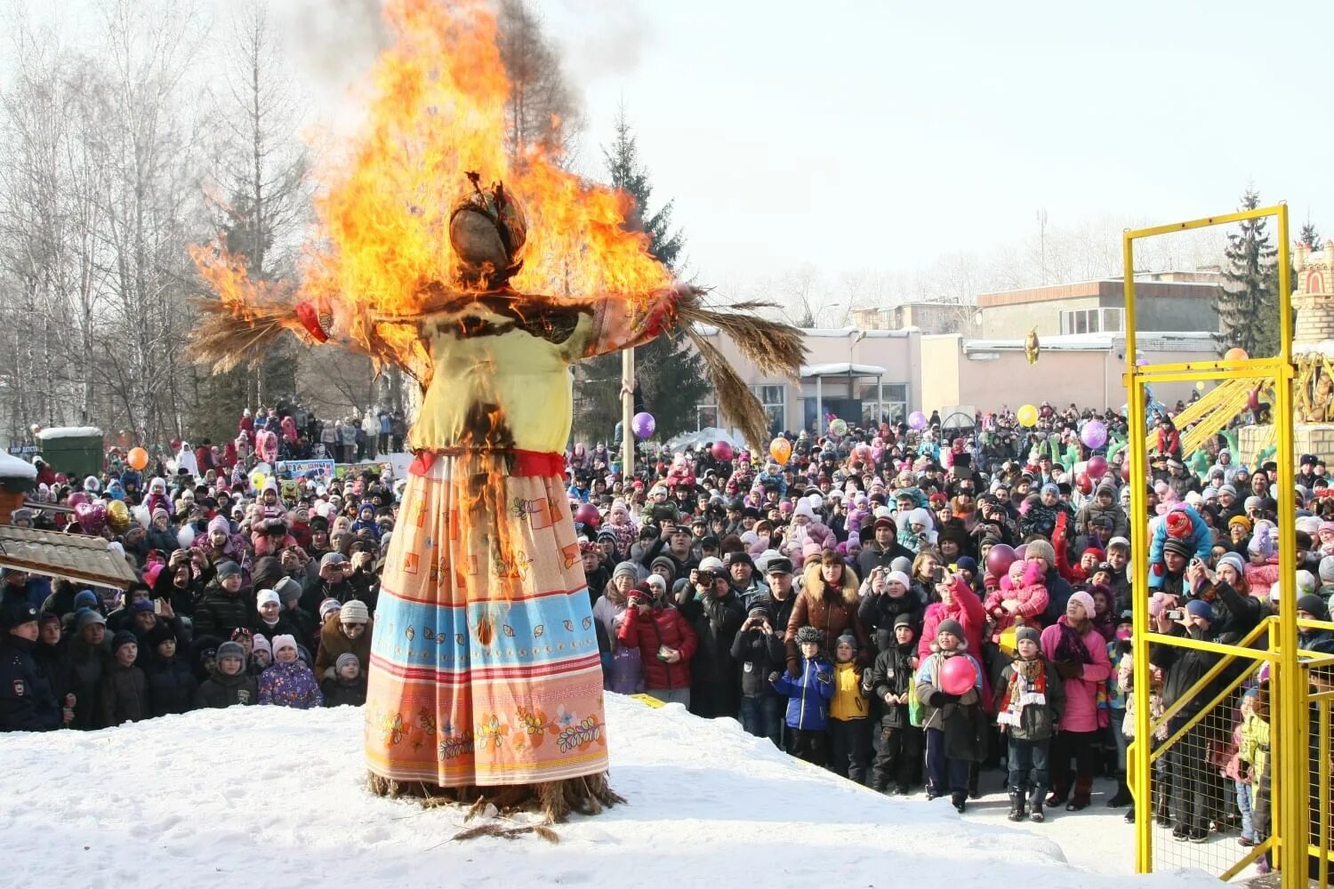 Традиционный праздник проводы зимы. Зимний национальный праздник масленица. Программа на масленицу. Сжигание чучела масленицы 2022. Народное гуляние.