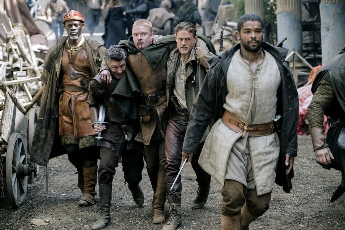 Меч короля гая ричи. King arthur guy ritchie. Меч короля артура гай ричи. Меч короля артура фильм 2017. Меч короля гая ричи.