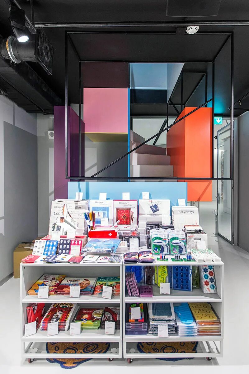 Вднх сувенирный магазин. Магазинус лебедев. Артемий лебедев магазинус. Магазин серовин и коров. Магазинус артемия лебедева.