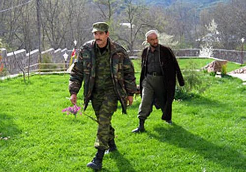 Застава 2007. Застава сериал махмудов. фархад махмудов в фильме застава. фархад махмудов сериал застава. застава сериал 2007 кадры.