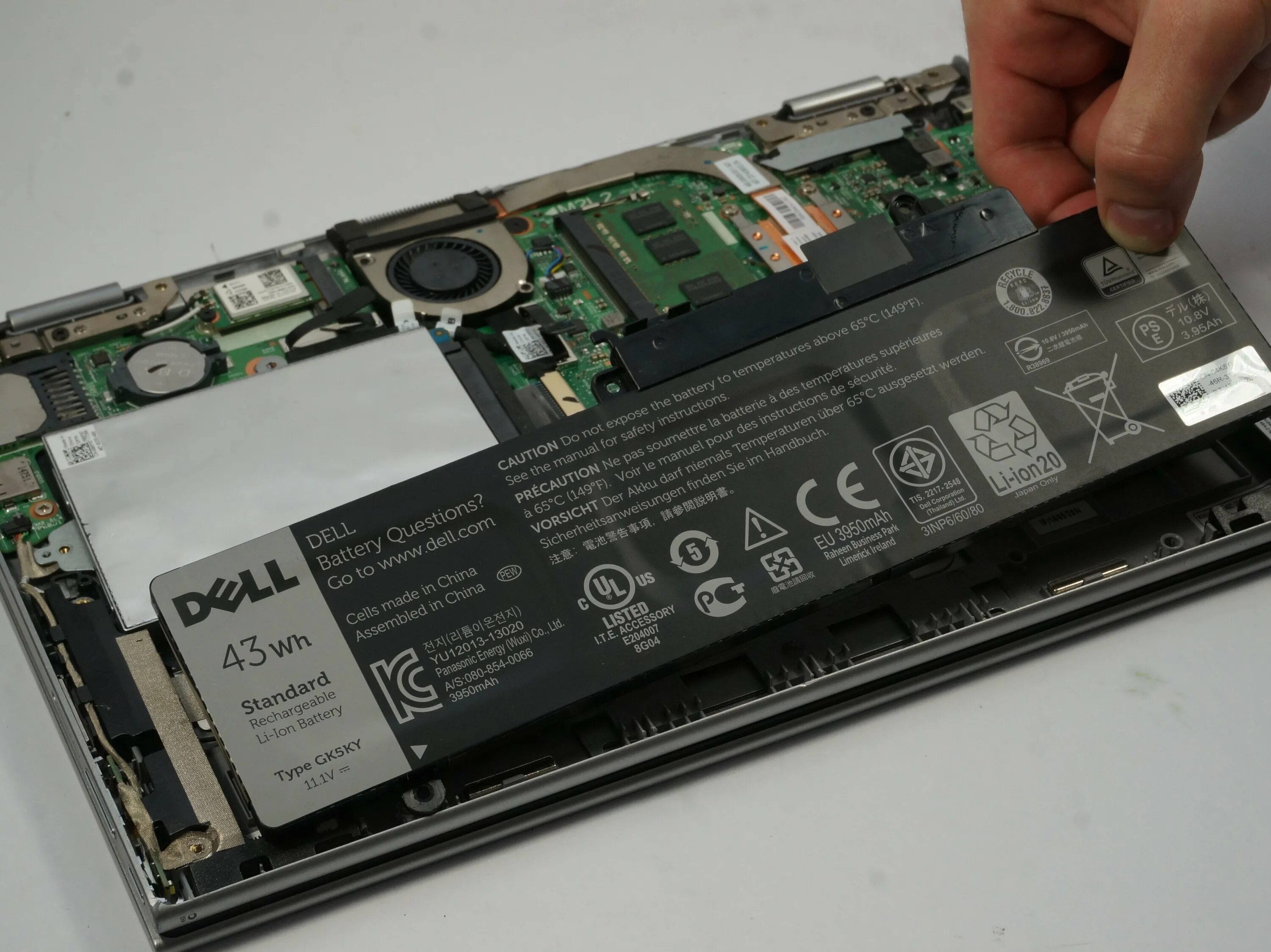 Internal battery. Dell Inspiron 3147. Батарея для dell Inspiron. Inspiron 1090 аккумулятор. Inspiron 3585 шлейф аккумулятора.