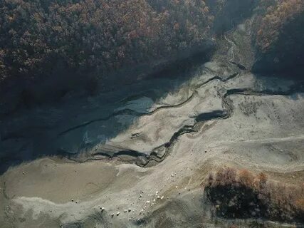 В какой водоем впадает или пересыхает