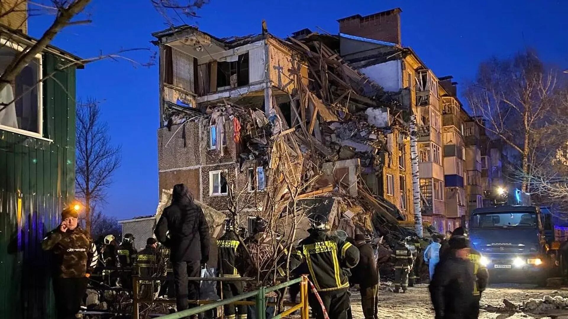 Обрушение подъезда в белгороде. Разрушенный дом. взрыв газа в доме. обрушение зданий.