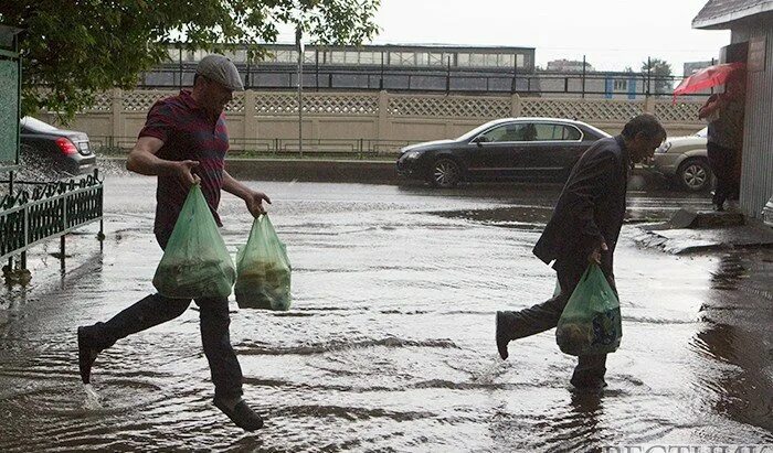 После долгих дождей. Ливни. Наводнения. Дождь ливень гроза. Потоп на Кавказе.