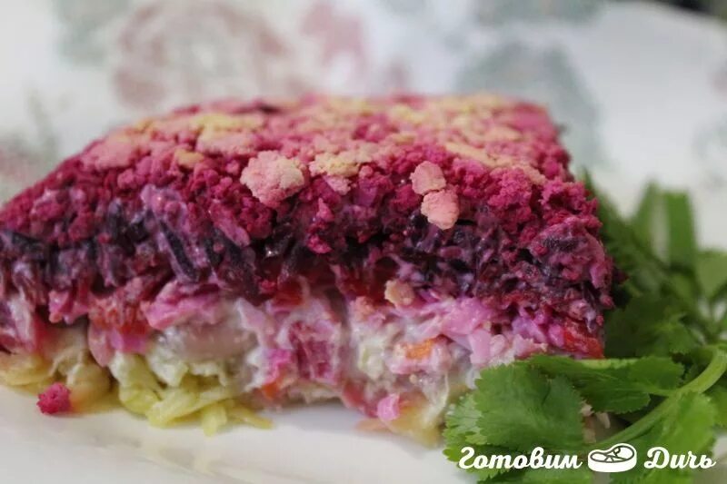 салат семга под шубой. салат сельдь под шубой с крабовыми палочками. горбуша под шубой салат. салат «сельдь под шубой» 400гр. салат семга под шубой.