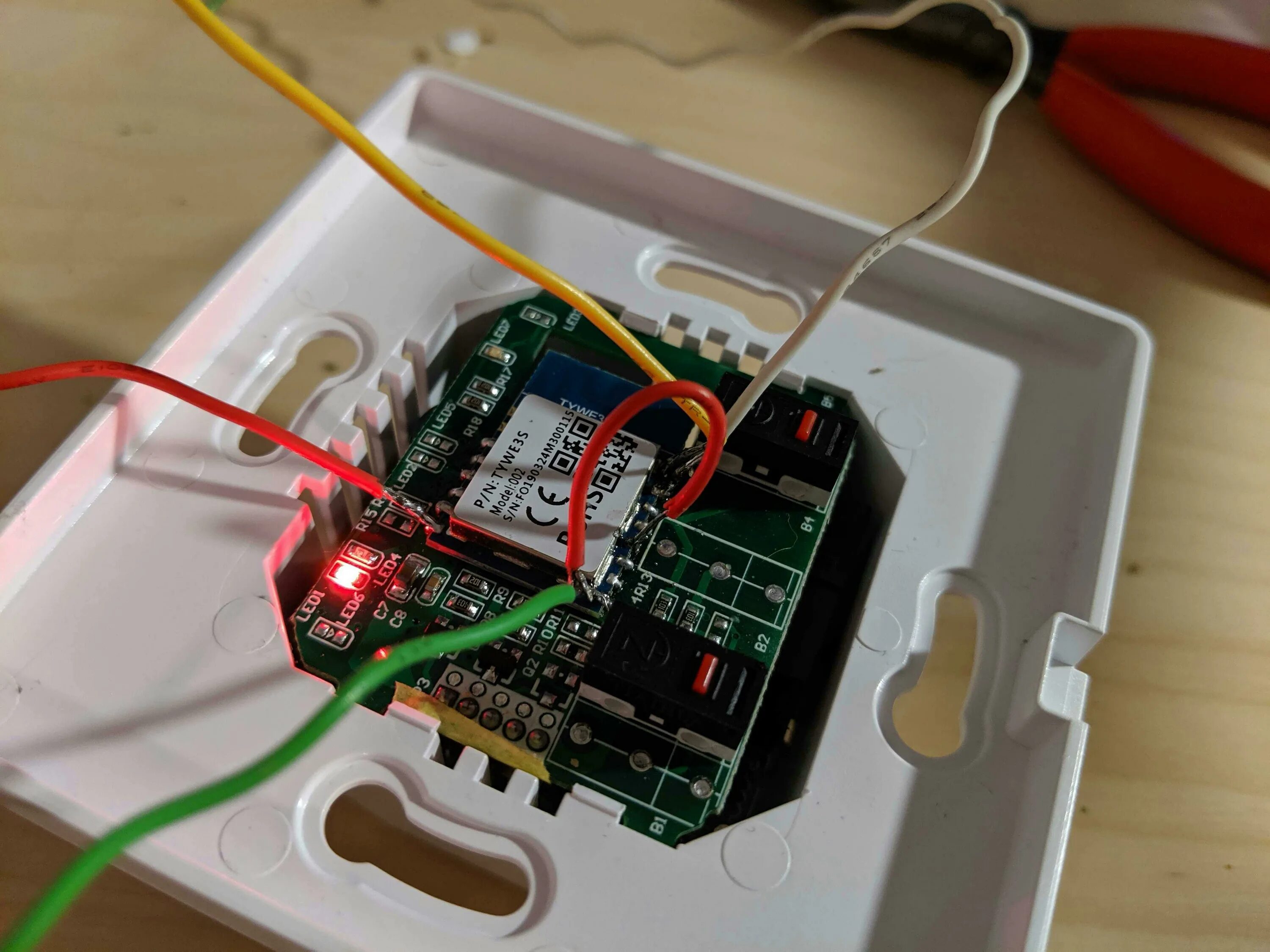 Не работает tuya. Выключатель wifi tuya smart. выключатель tuya wifi switch. tuya switch wifi 433. реле tuya.