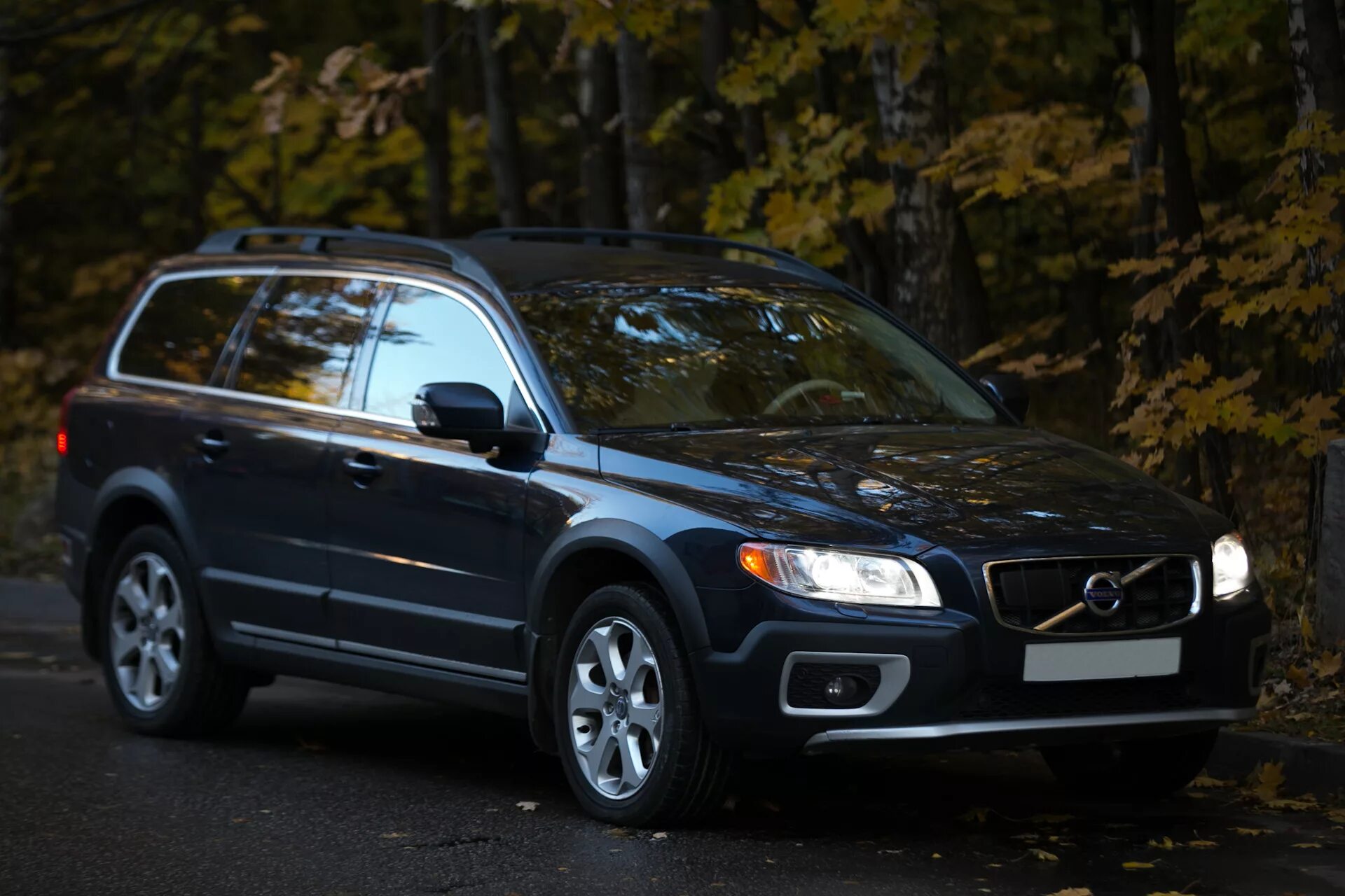 Автомобили вольво с пробегом. Вольво хс70. Volvo xc70 синий. Вольво хс70 2012. Volvo xc70 III.