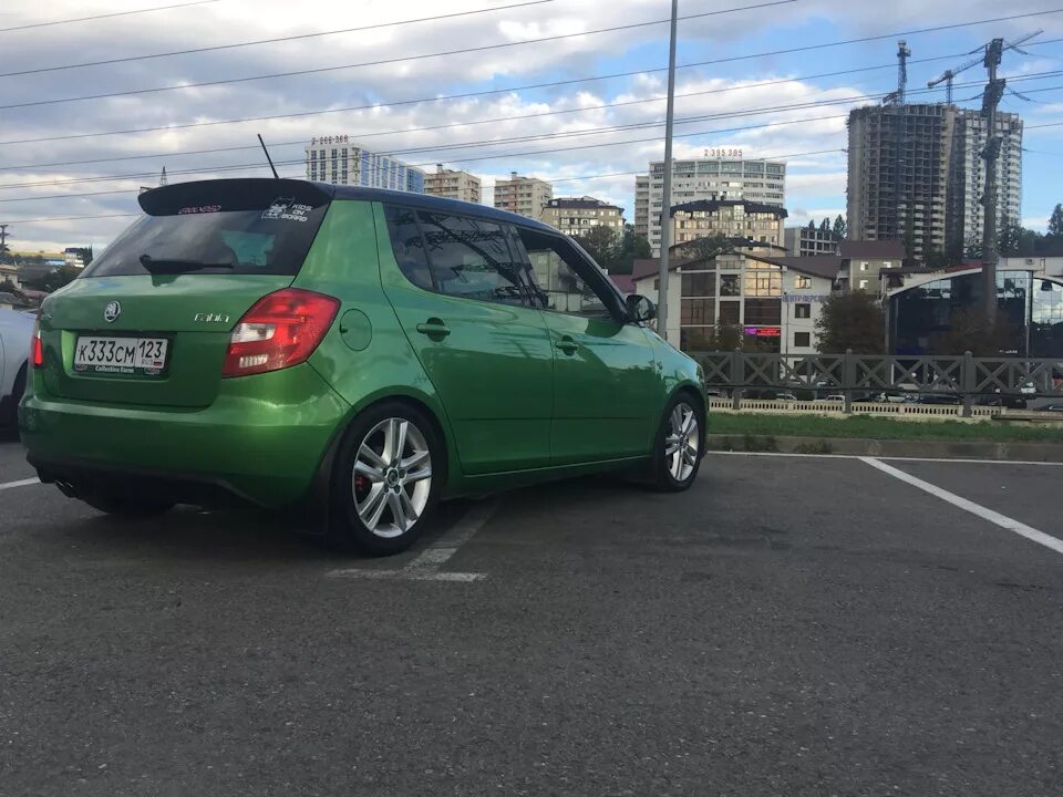 Колёса r17 skoda fabia 2 rs. Диски на фабию 2. Шкода фабия r16. Fabia mk2. Диски skoda fabia rs.