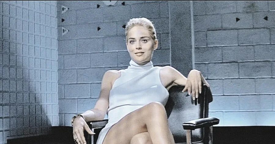 Шэрон стоун основной инстинкт крупным планом. Стоун шэрон из фильма основной инстинкт. Basic instinct 1992 шерон стоун вагина. Сцена шерон стоун основной инстинкт. Шэрон стоун перекидывание ног.