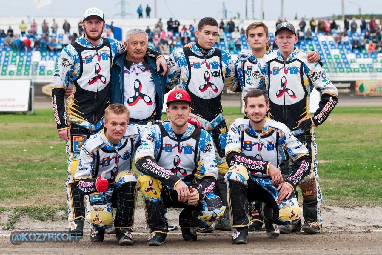 Эмиль сайфутдинов спидвей. Спидвей составы команд. Спидвей восток владивосток. Спидвей мега лада. Себастьян трумински спидвей.