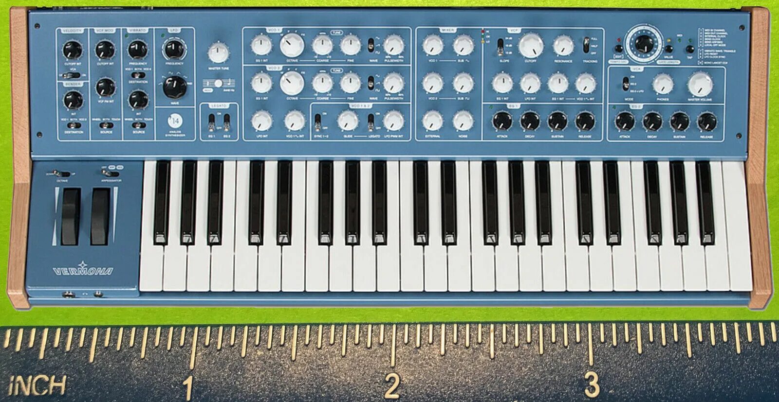 Synth e