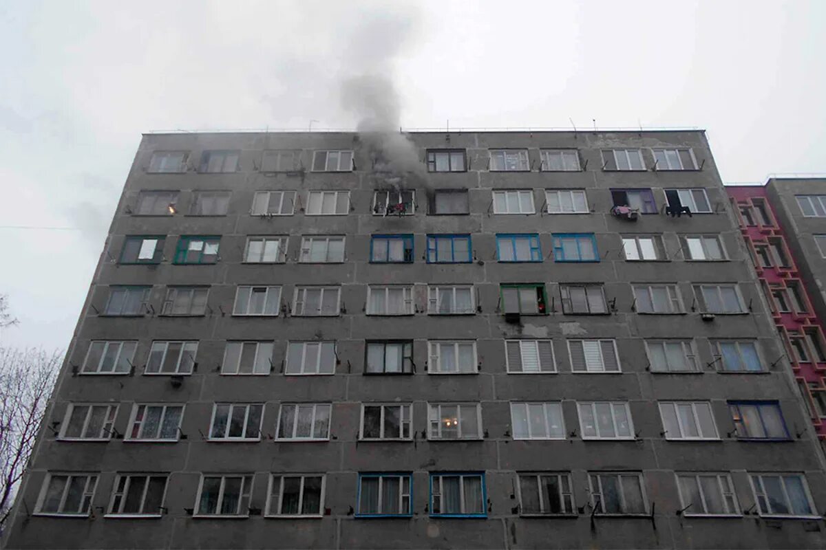 Сгорело общежитие. Пожар. Пожар в общаге. Пожар на 8 этаже белорусская.131.
