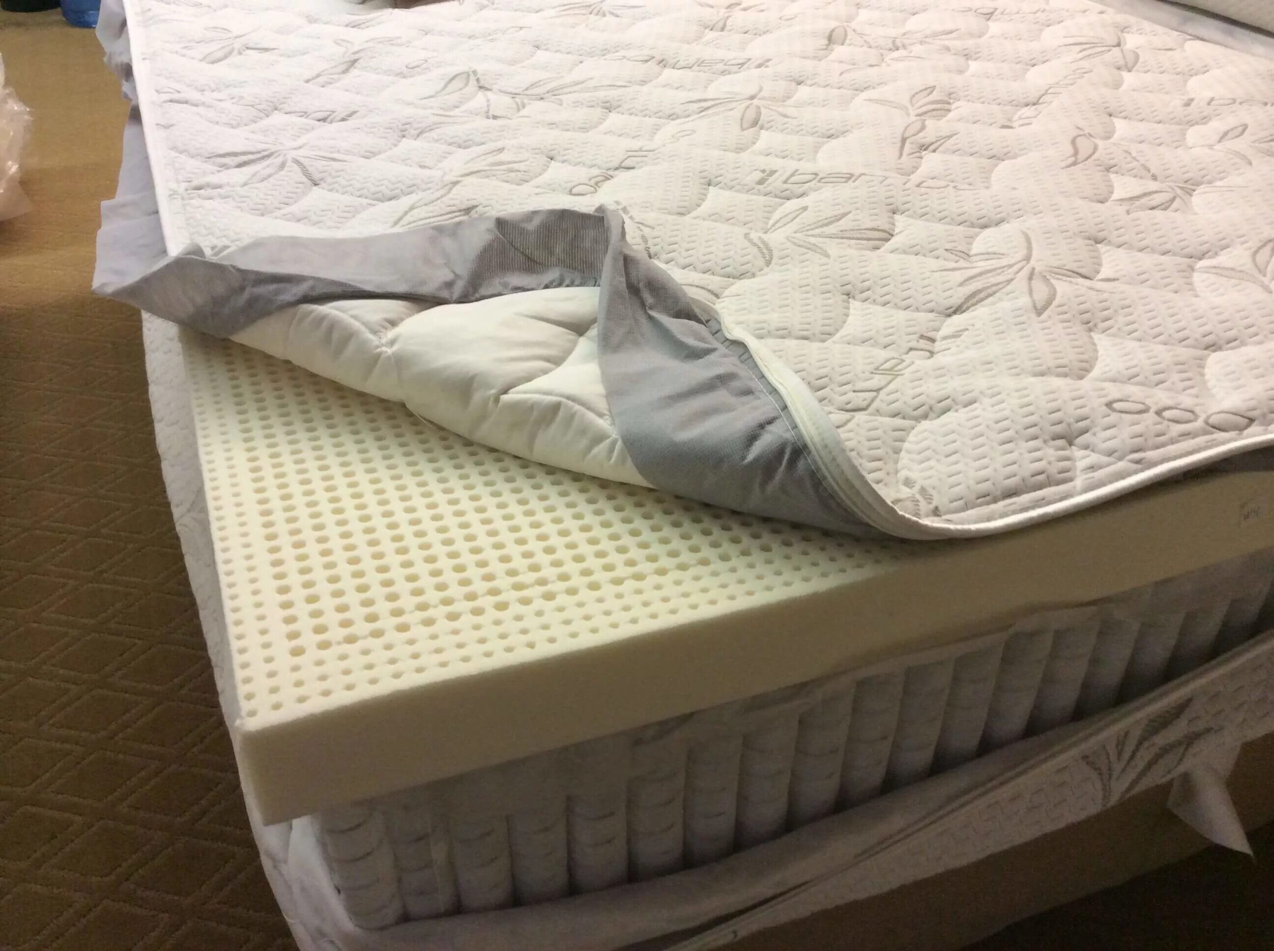 Лучший мягкий матрас. Матрас memory foam 160х200. латекс матрас аскона. кровать с матрасом. мягкий матрас на кровать.