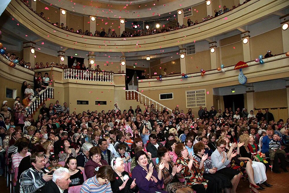Дворец культуры среднеуральск. Дворец энергетиков среднеуральск. Дк энергетиков среднеуральск. Дворец энергетиков среднеуральск. Дк среднеуральск.