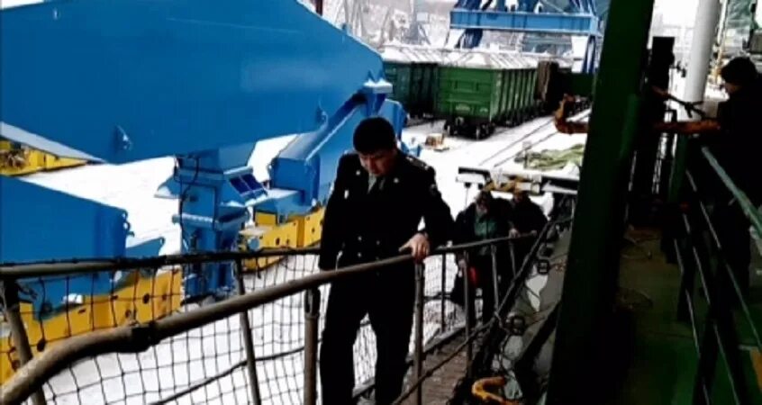 Порт ванино. Российские суда не пускают в порты. Судебные приставы ванино. Досмотр судов. Задержан сухогруз baltic leader.