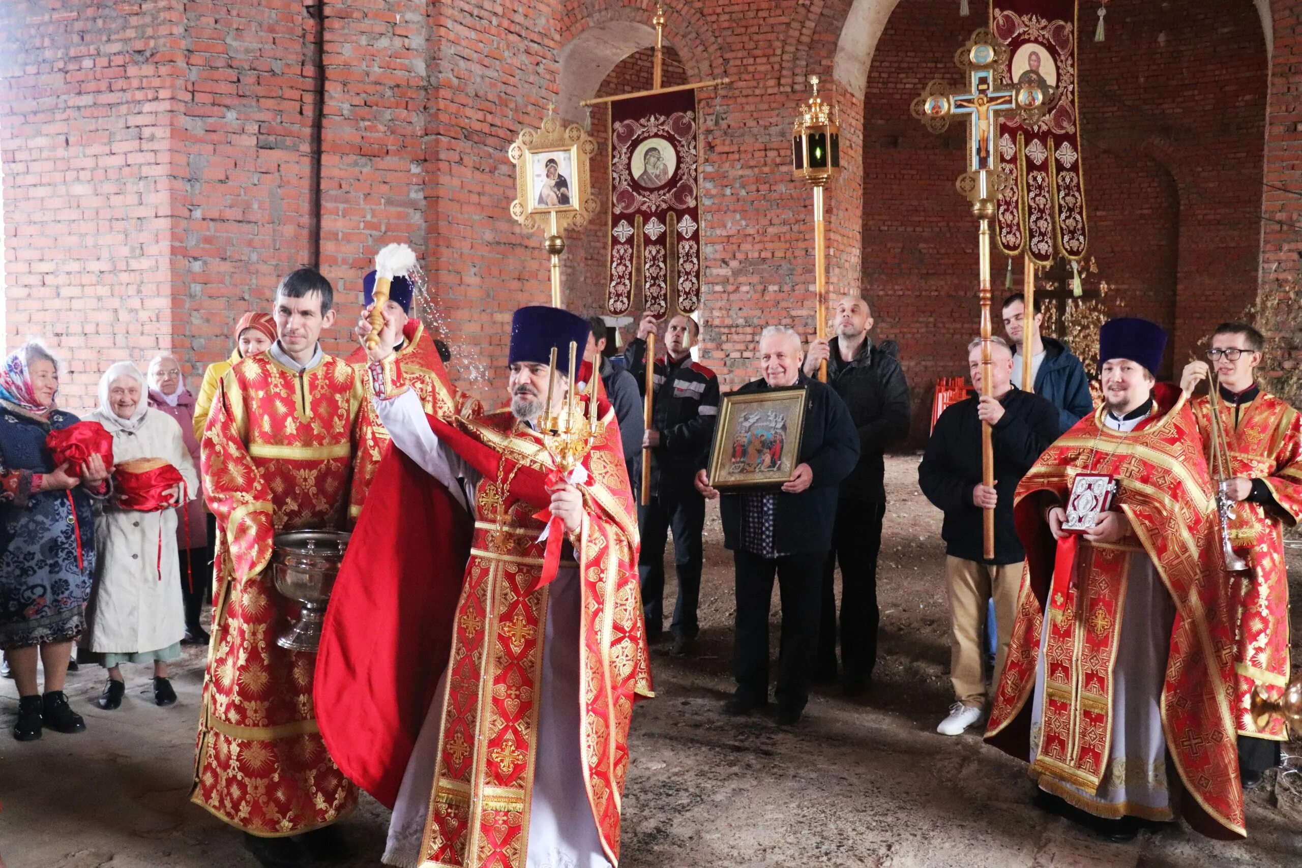 Какая сейчас седмица. Светлая седмица. С пасхальной сплошной седмицей. Светлая седмица сплошная. Понедельник светлой седмицы.