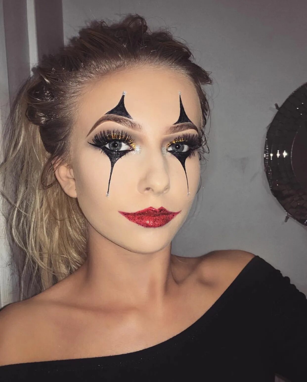 Легкий макияж на хеллуин 23 Easy Halloween Costumes Using Only Makeup Halloween costumes makeup, Easy clo