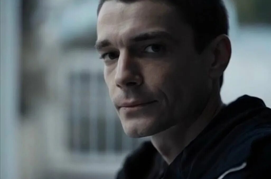 Триггер главный герой. Максим матвеев триггер. триггер сериал матвеев.