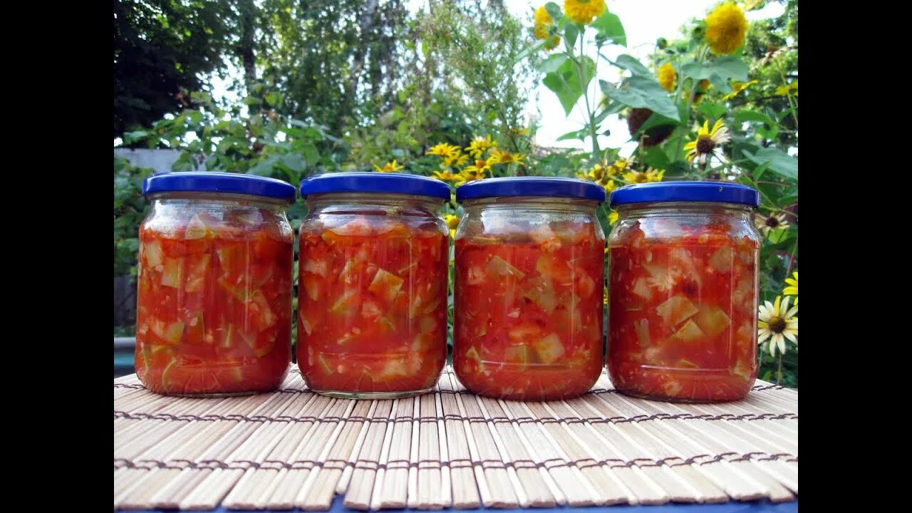 Кабачки на зиму с луком и чесноком. Анкл бенс огурцы. заготовки на зиму. кабачки в таматномсоку. кабачки на зиму.