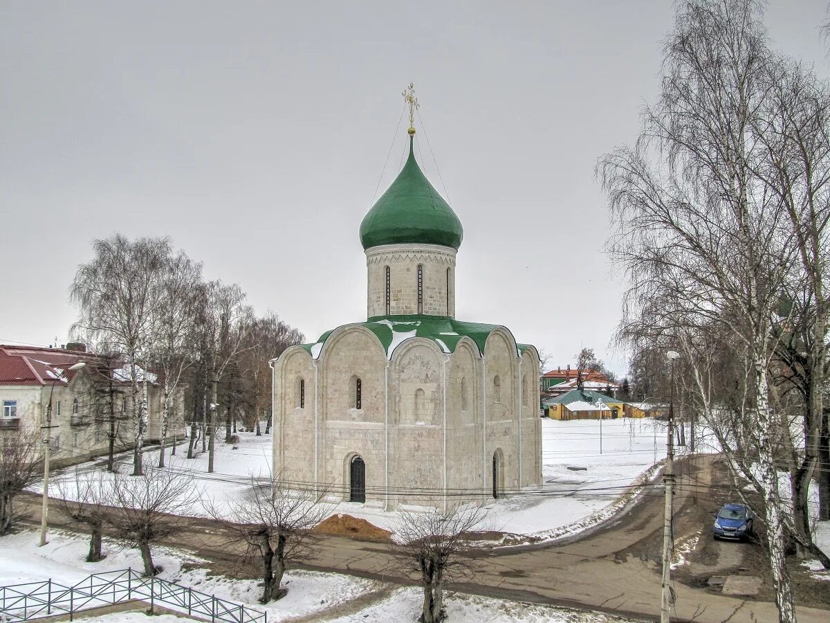Церковь на красной площади в переславле залесском. Переславль красная площадь. Красная площадь переславль залесский. Спасо преображенский в переславле залесском. Переславль-залесский сретенский новодевичий монастырь.