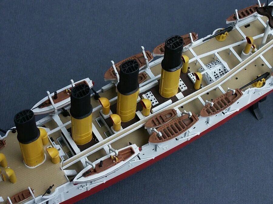 Звезда модель крейсер варяг. Крейсер варяг модель. Варяг бронепалубный крейсер модель. Модель сборная крейсер "варяг". Варяг звезда 1 350.