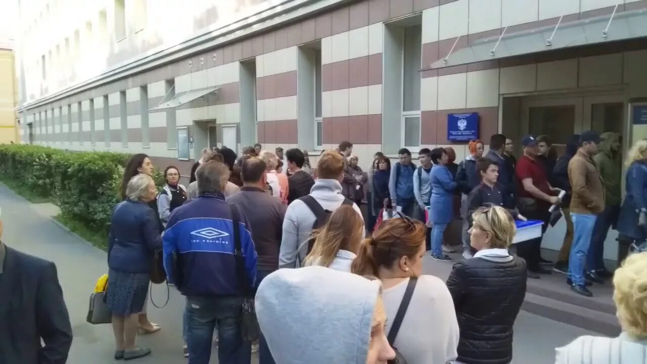 Красного текстильщика единый миграционный. Миграционный центр спб красного текстильщика. очередь в миграционный центр.