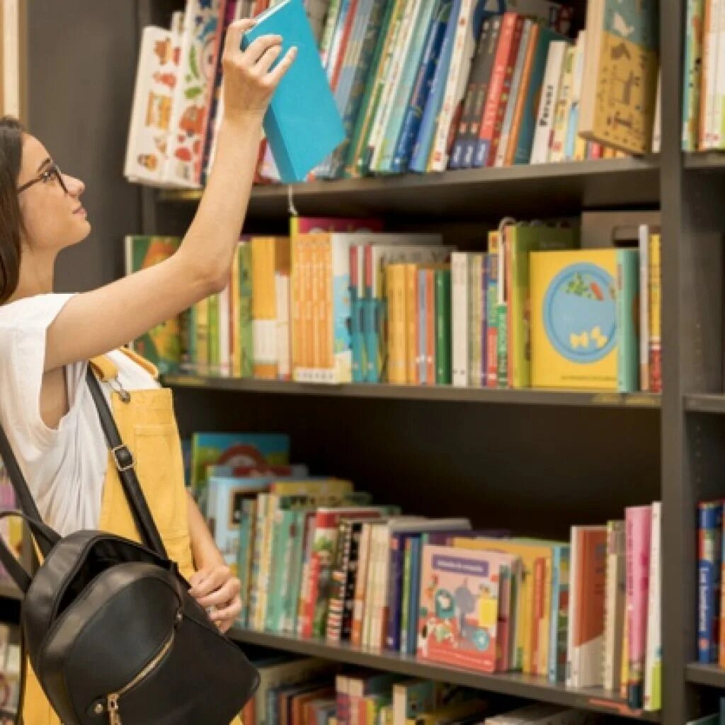 Кто собирает книги. Kak sobrat knigu. Библиотека пм. Свалка книг. Кто собирает книги.