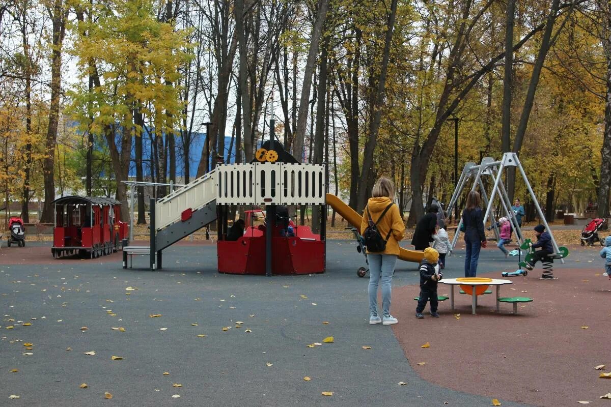 Парк имени маяковского нижний новгород перекопская улица. Парк имени маяковского нижний новгород перекопская улица. Парк имени маяковского нижний новгород перекопская улица. Центральный парк культуры и отдыха имени маяковского. Парк станкозавода нижний новгород фото.