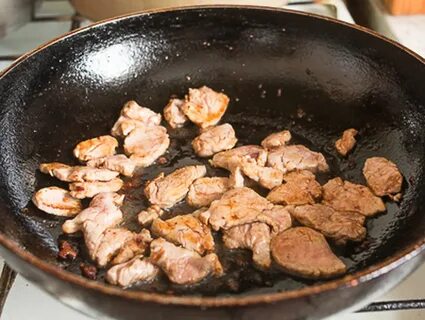 Пожарить мясо в соусе