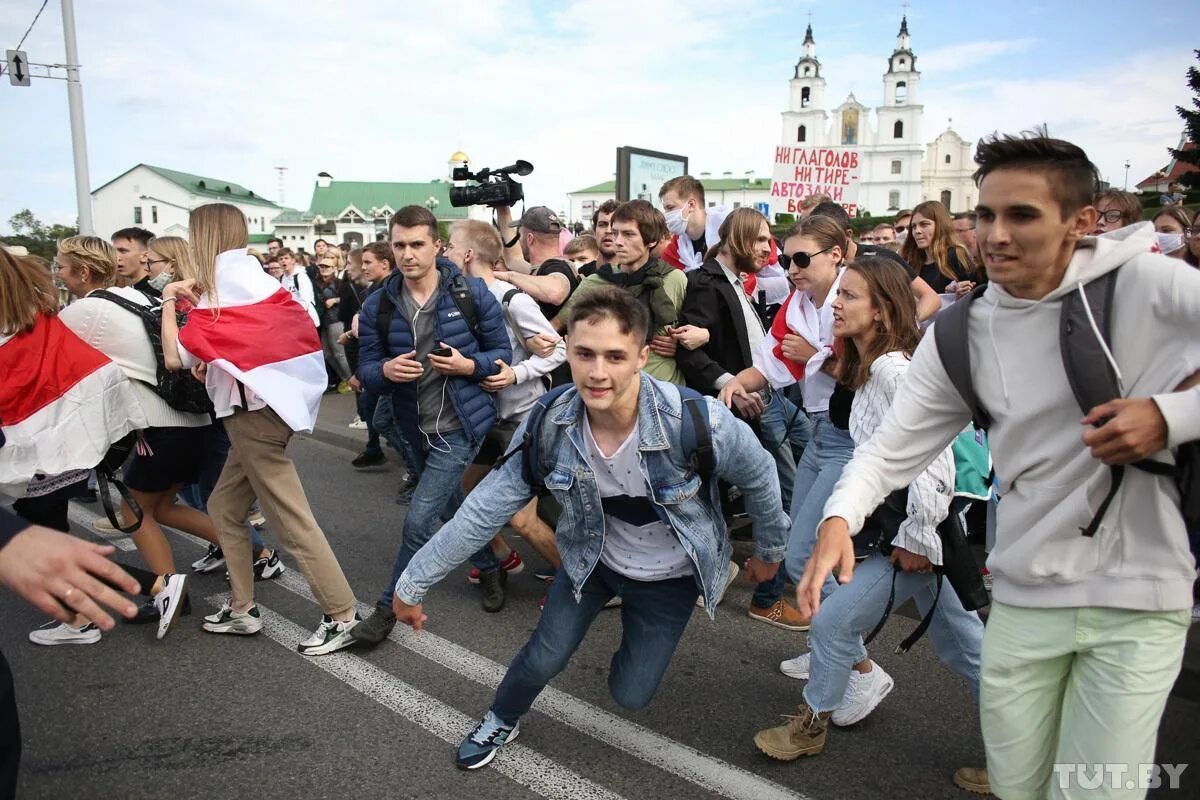 Студенческие протесты. Студенты митингуют. Студенты грузия. Митинг студентов. Студенческие протесты.