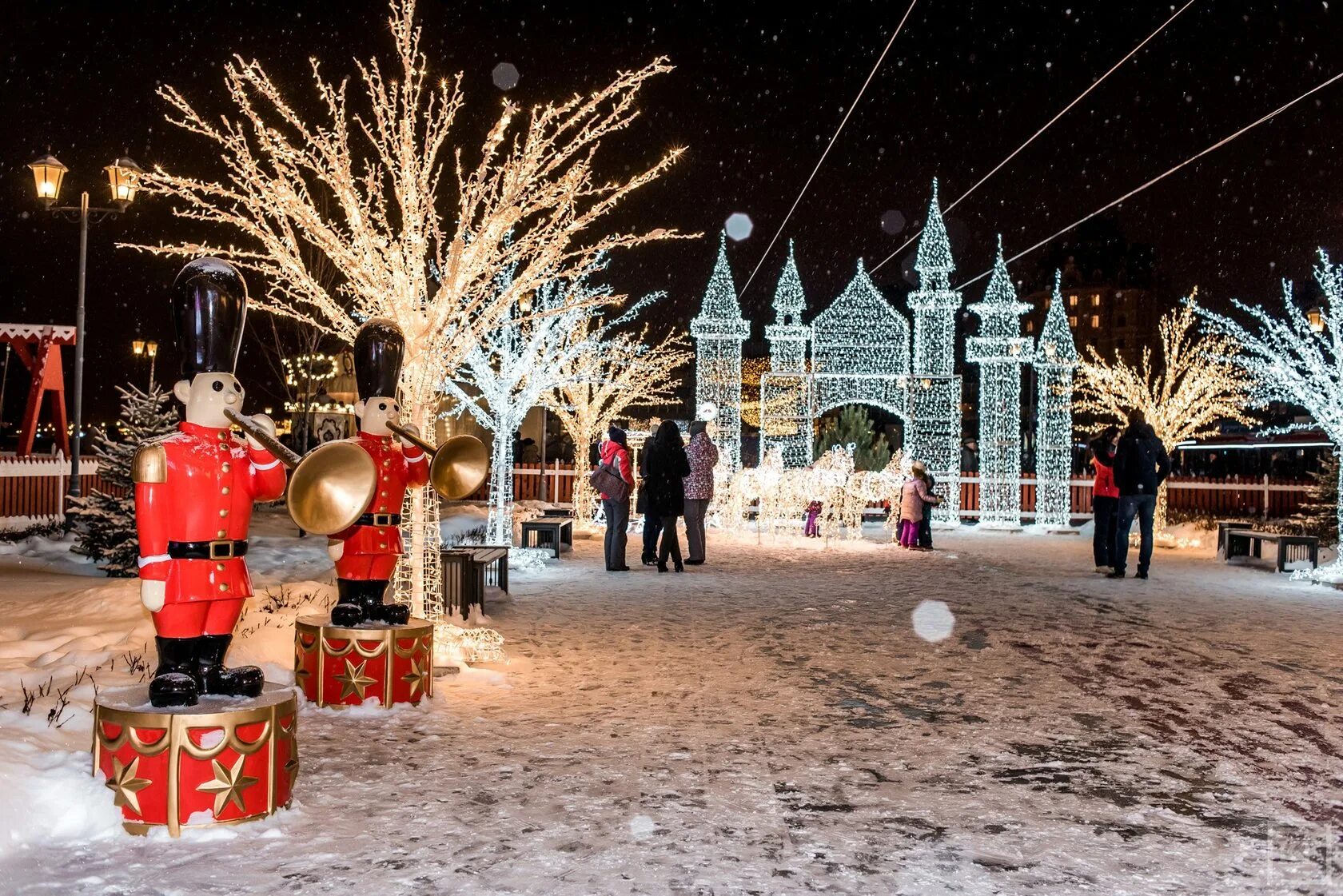 казань новогодний отдых. рождественская площадь казань. новогодняя казань 2022. казань новогодний отдых. зимняя казань 2021.