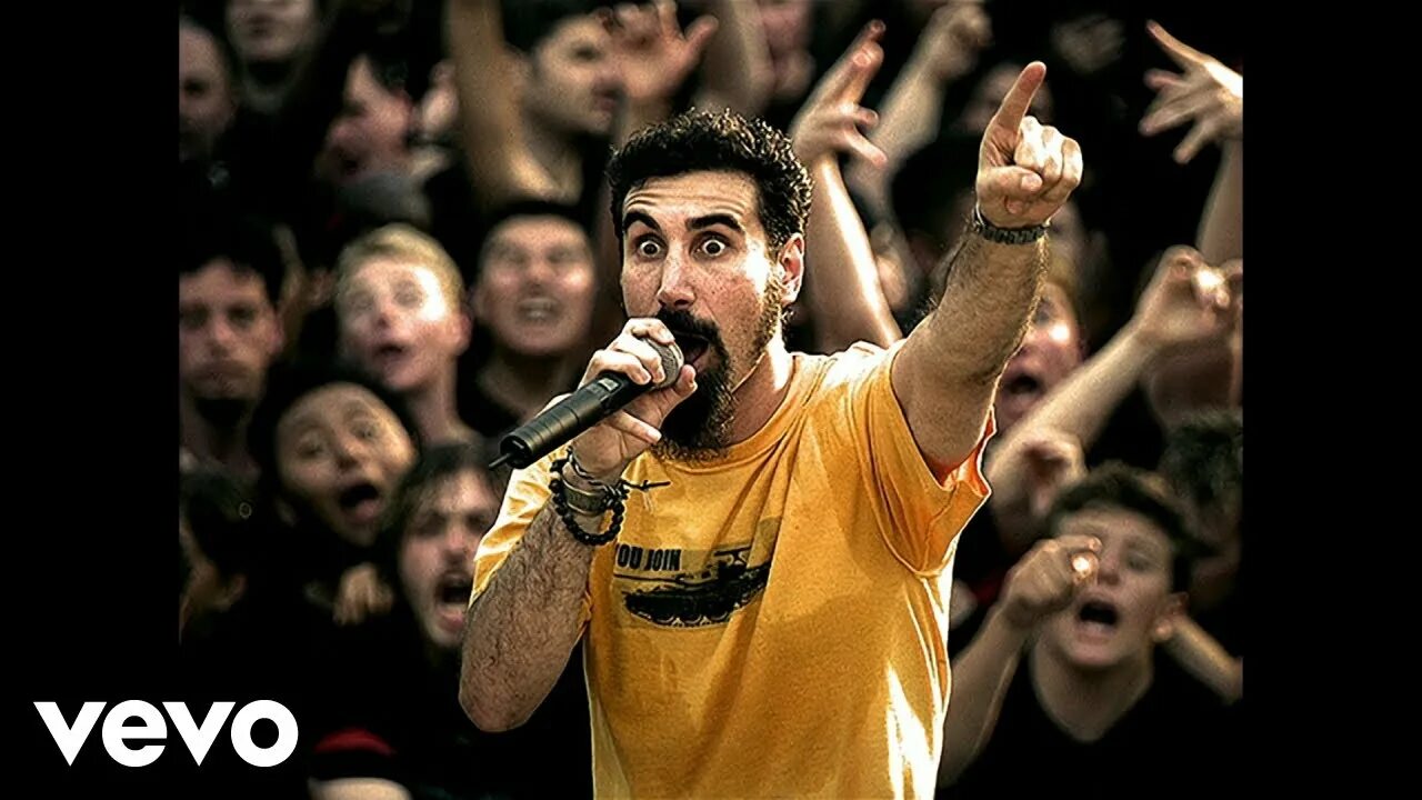 Chop suey system of a down перевод. System of a down. System of a down концерт. System of a down Chop Suey. System of a down обои.