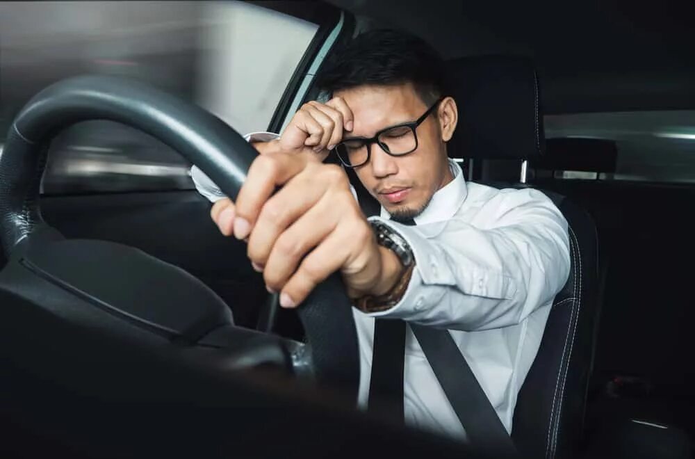 водить машину. к чему снится машина женщине за рулем. беременная за рулём автомобиля. девушка спит за рулем. к чему снится машина женщине за рулем.