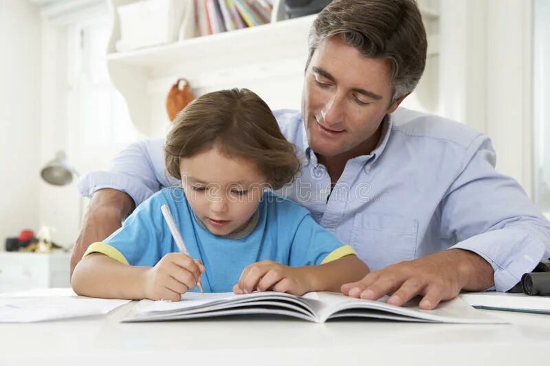 Отец на работе. К отцу на работу. у папы на работе. к отцу на работу фото. how to help my son with his homework.