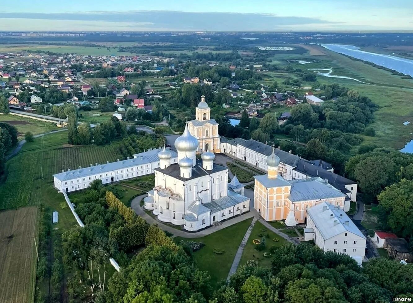 Хутынский монастырь Великий Новгород. Варлаамо-Хутынский монастырь Великий Новгород. Новгород монастырь Варлаама Хутынского. Варлаамо хутынский монастырь сайт