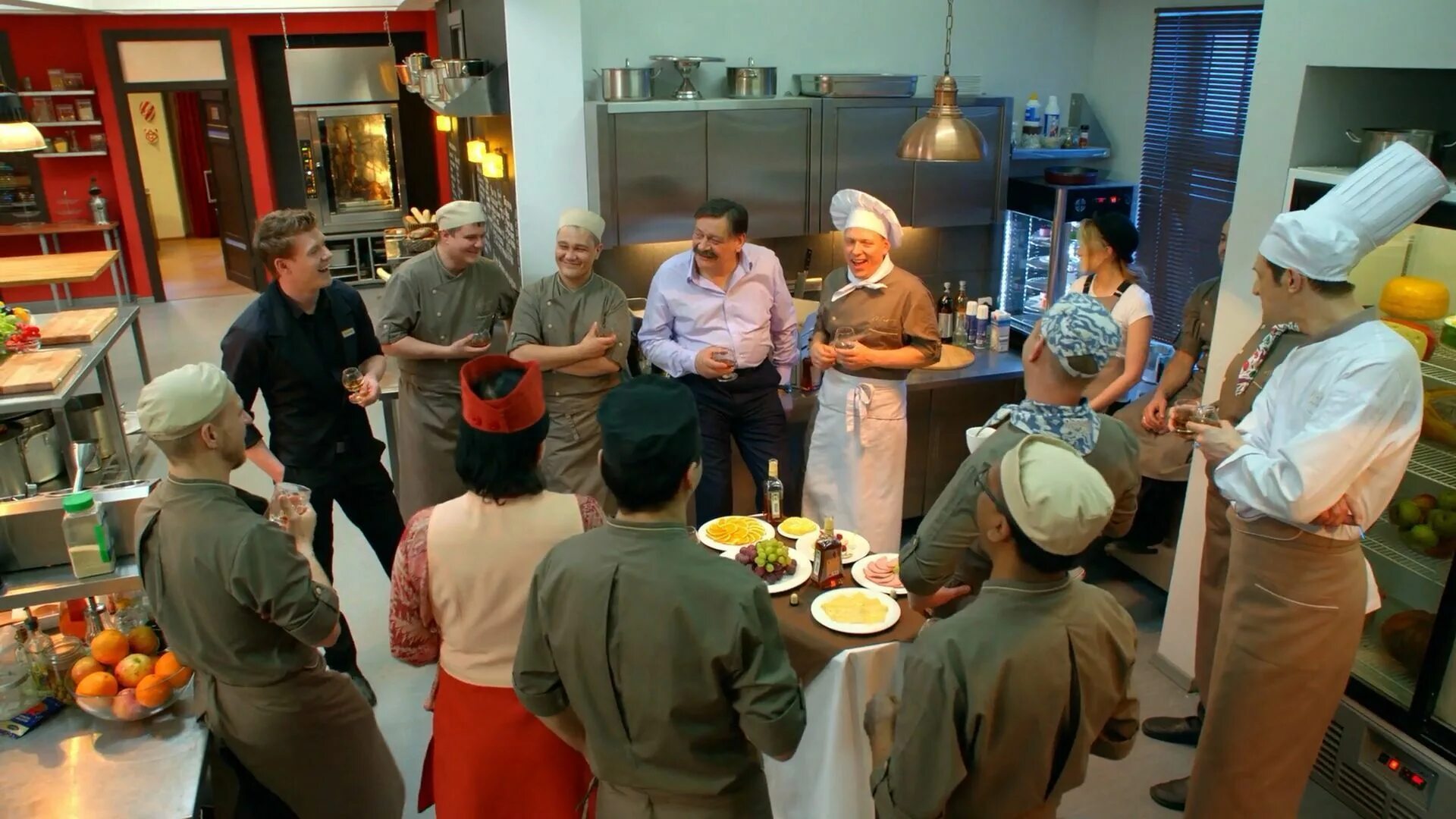 где снимался шеф. кухня сериал сеня федя шеф. шеф 2012 1 сезон. шеф съемки. сергей лавыгин 2012 кухня.