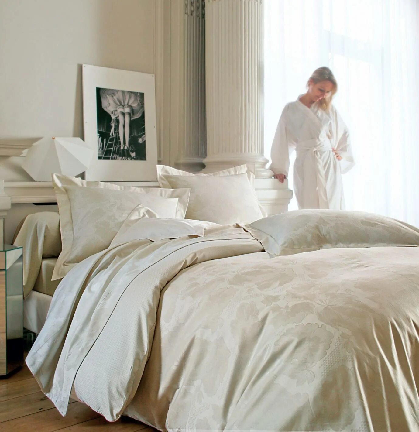 Постельный фото. Постельное белье евростандарт letto aj30, сатин-жаккард. Blanc des Vosges постельное белье. Charlotte Thomas bespoke постельное. Постельное белье евростандарт Arya Sensibility Ella, жаккардовый сатин.
