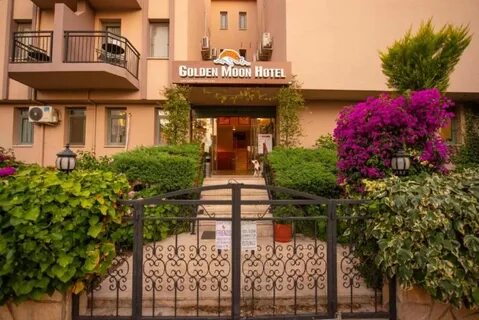 Moon hotel