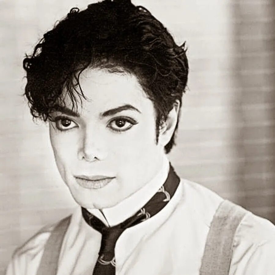 Michael Jackson 1990. Michael Jackson 1995.
